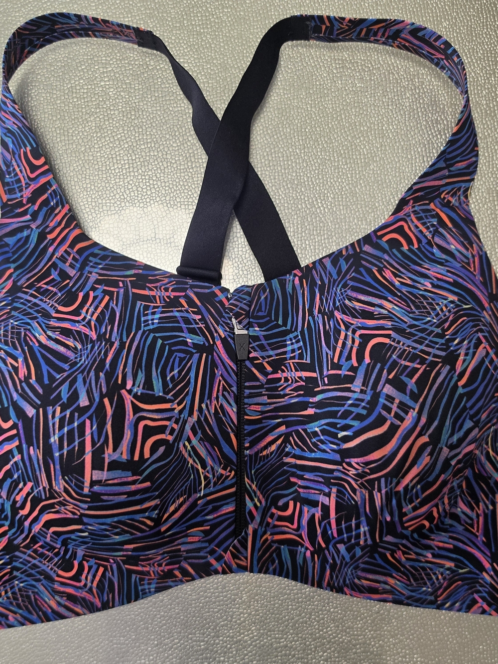 Knix Front‑Zip Sports Bra 7+ Multicolor Abstract Print Cross‑Back Medium Support